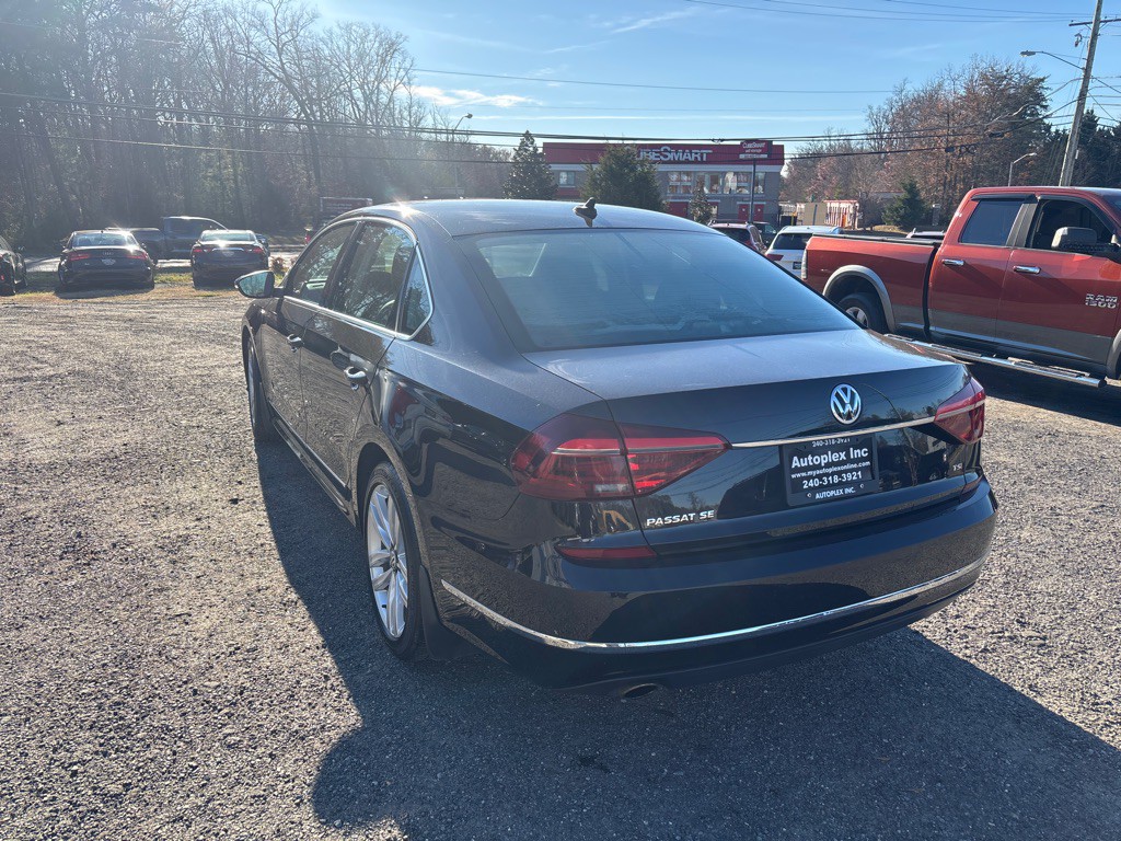 2017 Volkswagen Passat Image 9