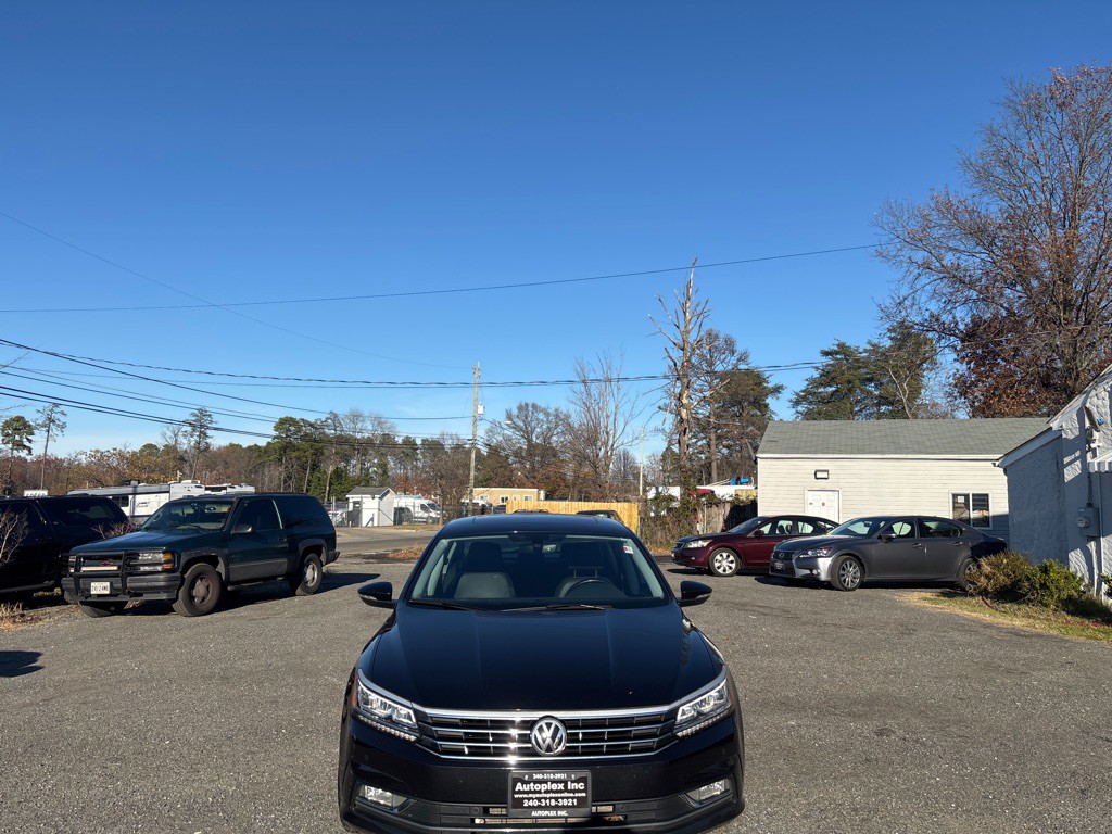 2017 Volkswagen Passat Image 14