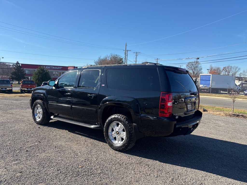 2014 Chevrolet Suburban Image 7