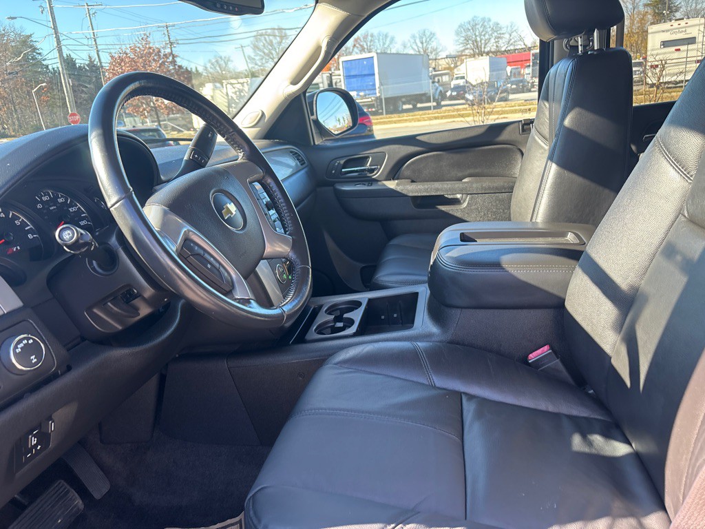 2014 Chevrolet Suburban Image 17