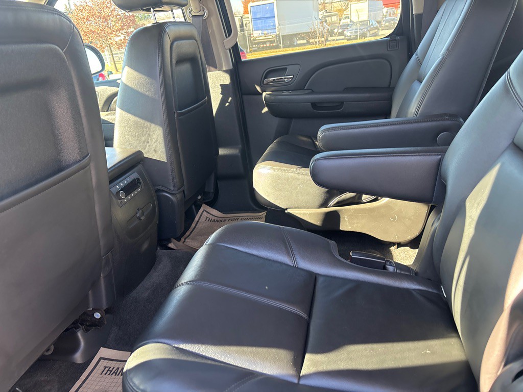 2014 Chevrolet Suburban Image 18