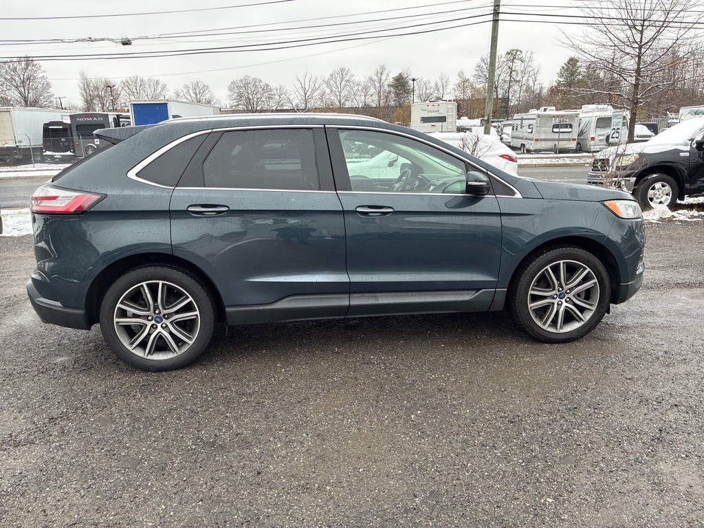 2019 Ford Edge Image 8