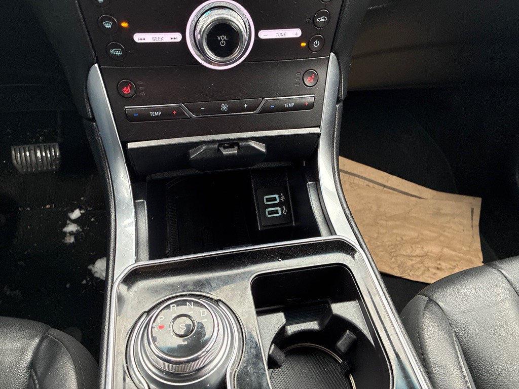 2019 Ford Edge Image 18