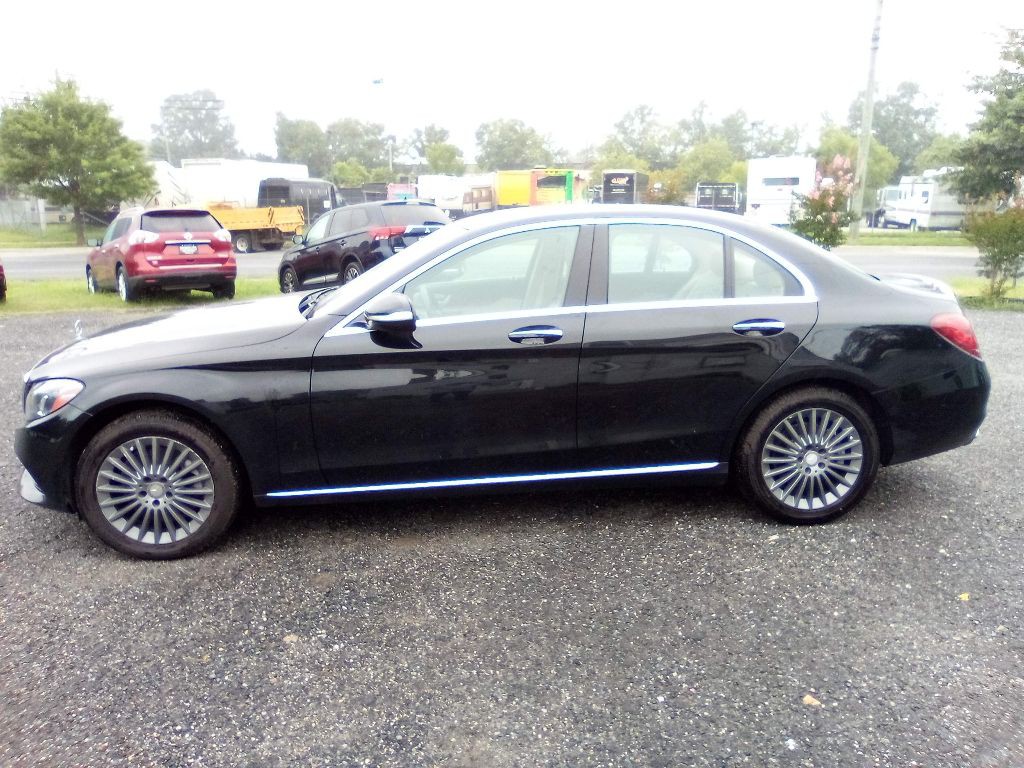 2015 Mercedes-Benz C-Class Image 14