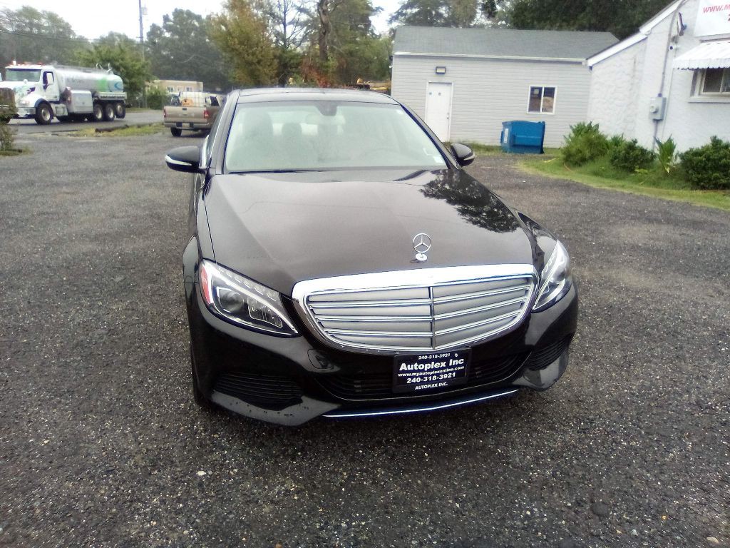 2015 Mercedes-Benz C-Class Image 25