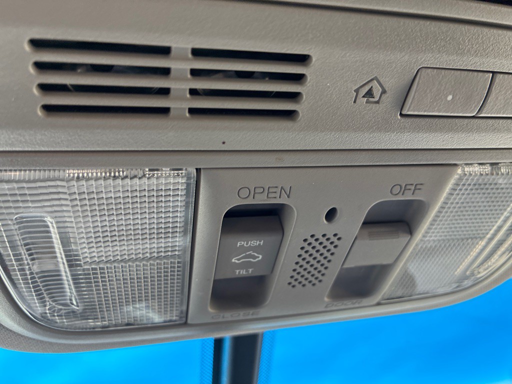 2010 Honda Crosstour Image 17