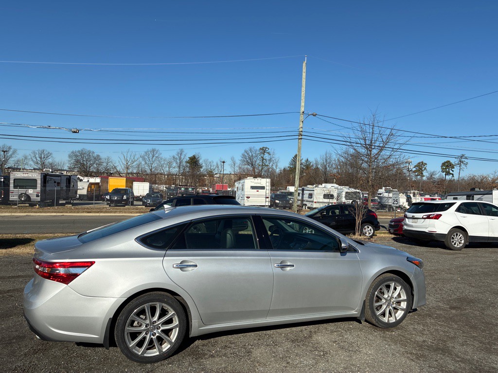 2013 Toyota Avalon Image 10