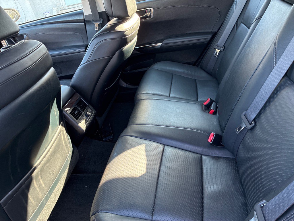 2013 Toyota Avalon Image 16