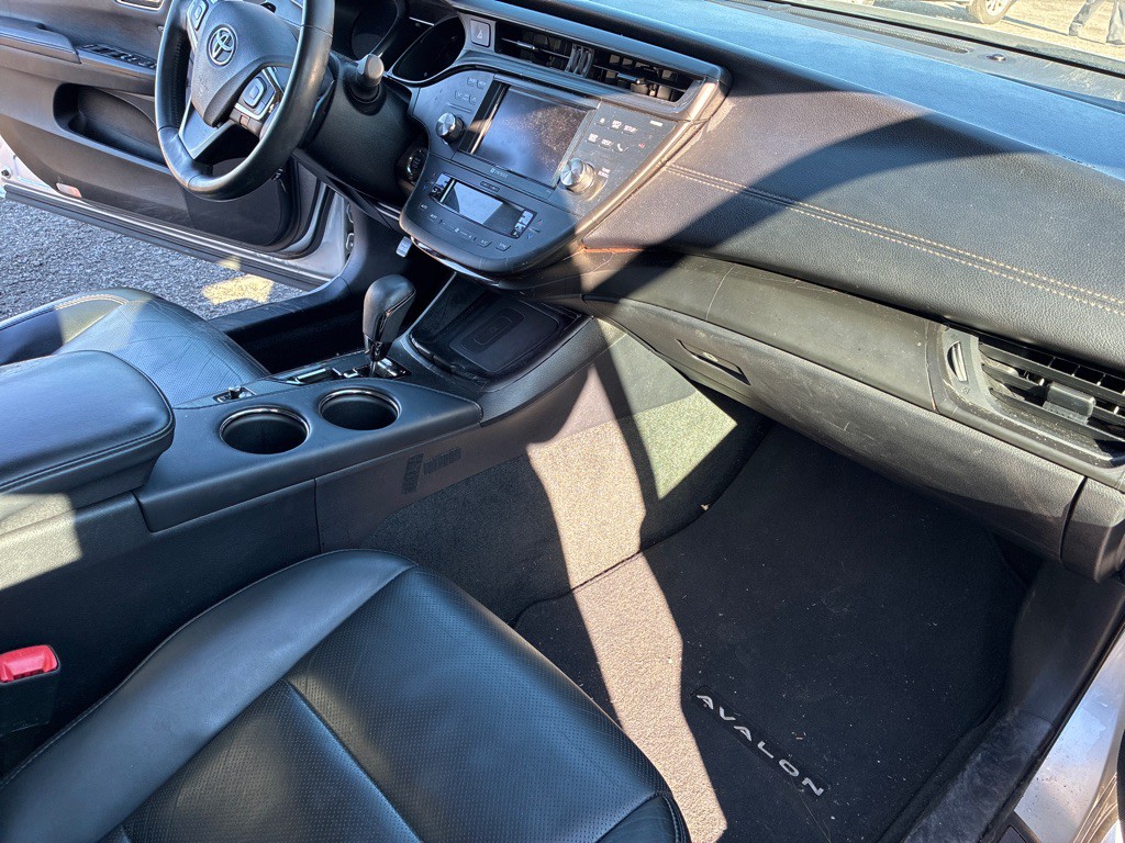 2013 Toyota Avalon Image 18