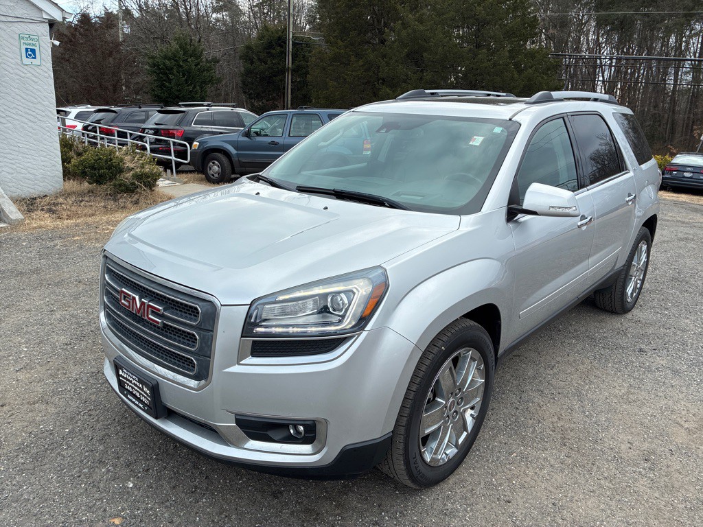 2017 GMC Acadia Image 2