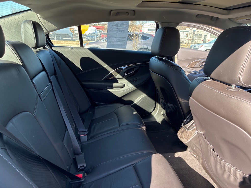 2015 Buick Lacrosse Image 21