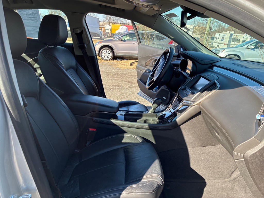 2015 Buick Lacrosse Image 22