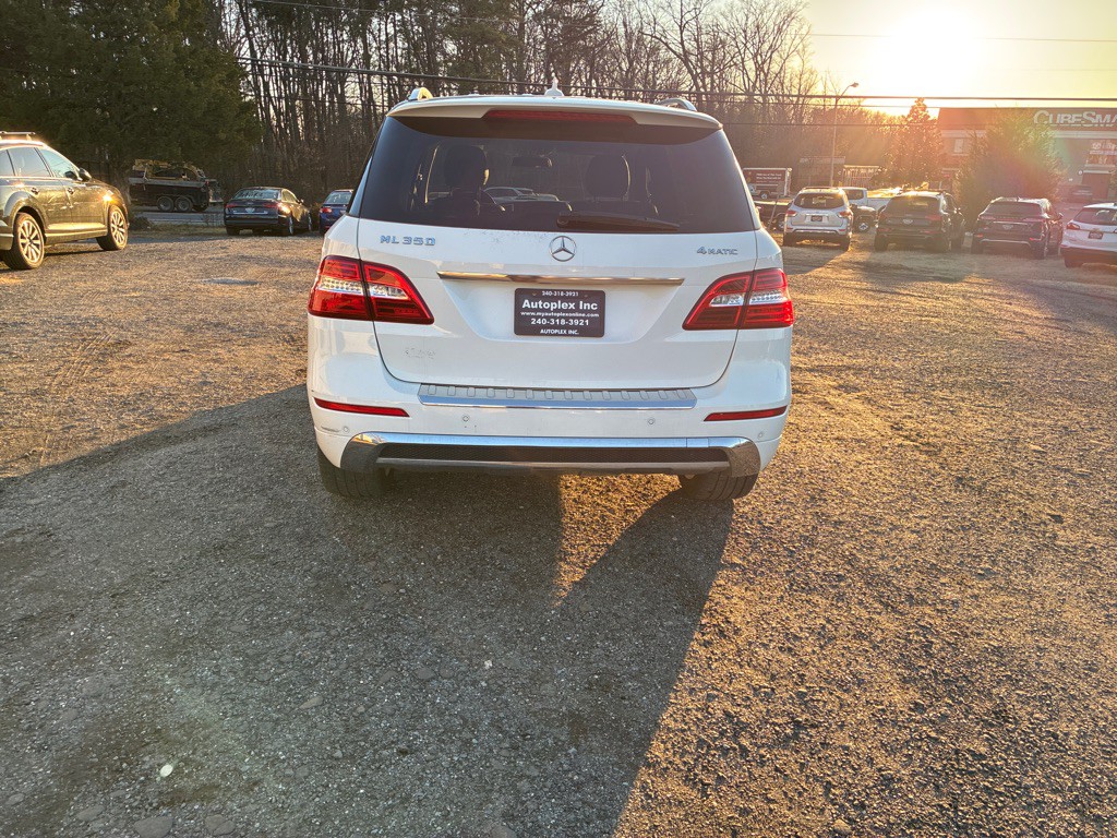 2015 Mercedes-Benz M-Class Image 9