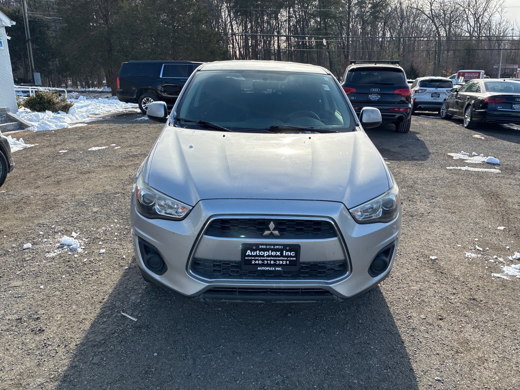 2014 Mitsubishi Outlander Image 1