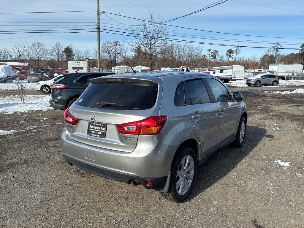 2014 Mitsubishi Outlander Image 5