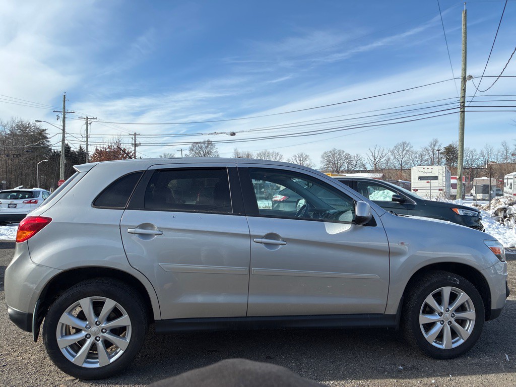 2014 Mitsubishi Outlander Image 7
