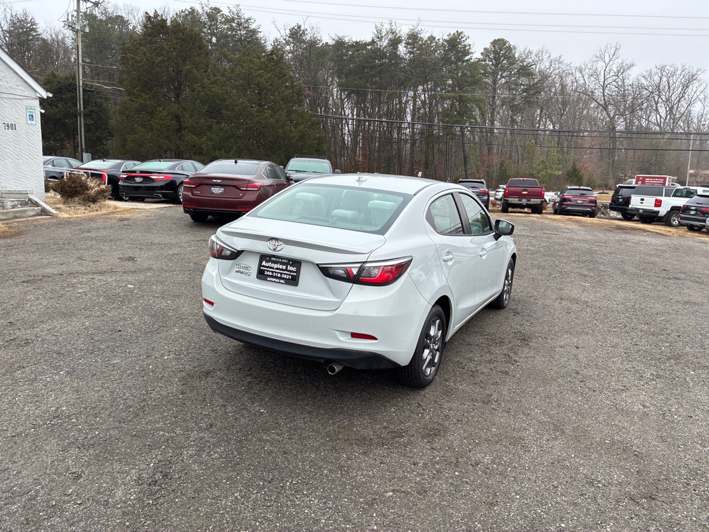 2019 Toyota Yaris Image 8