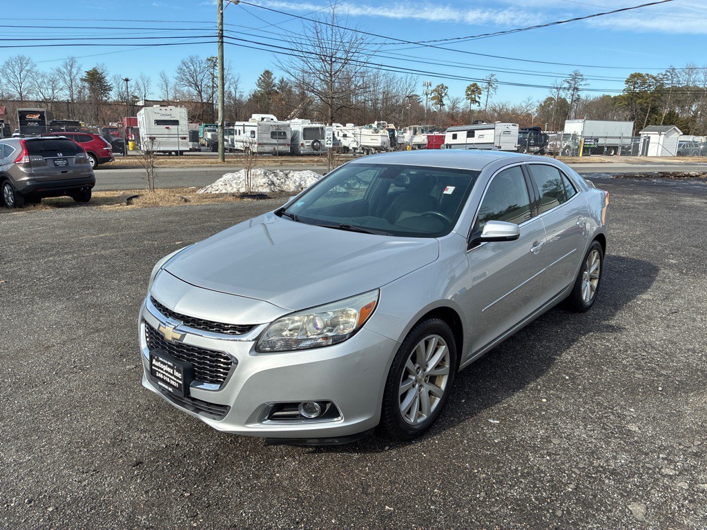 2014 Chevrolet Malibu Image 2
