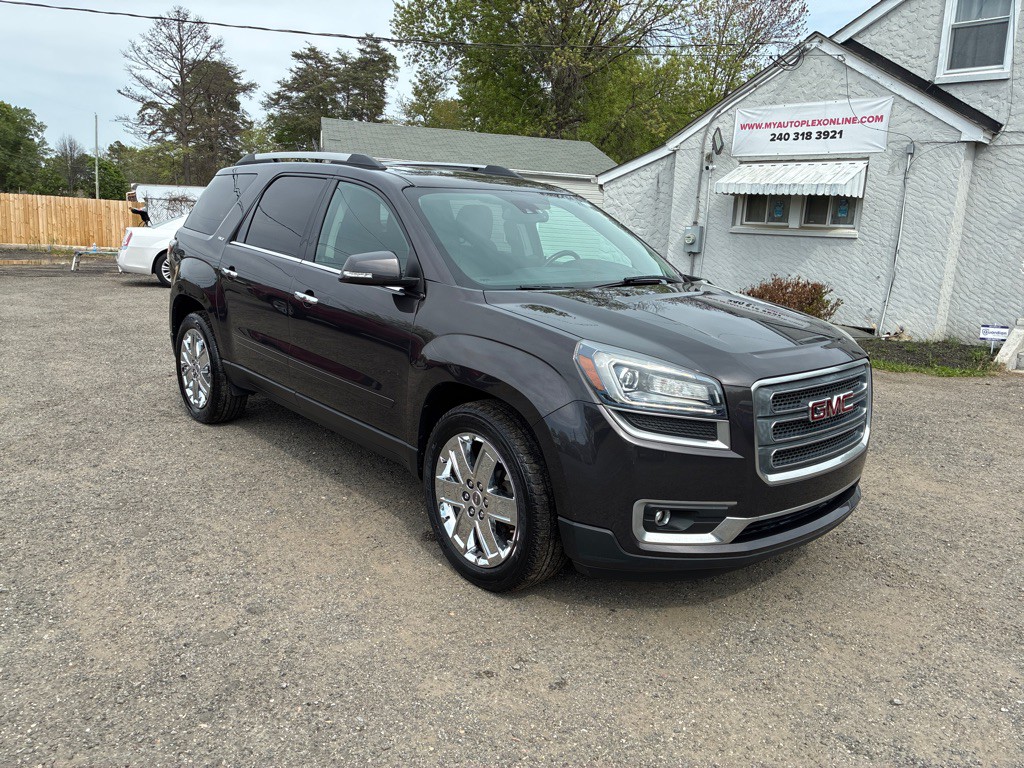 2017 GMC Acadia Image 2