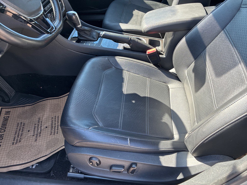 2016 Volkswagen Passat Image 6