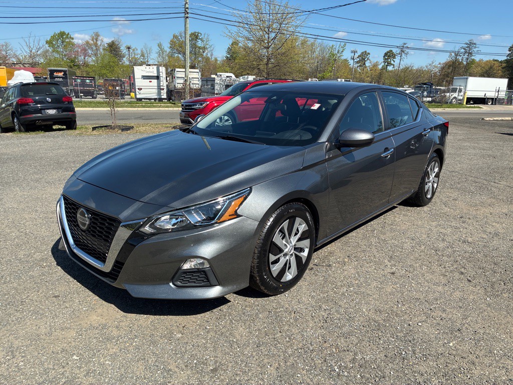 2022 Nissan Altima Image 2