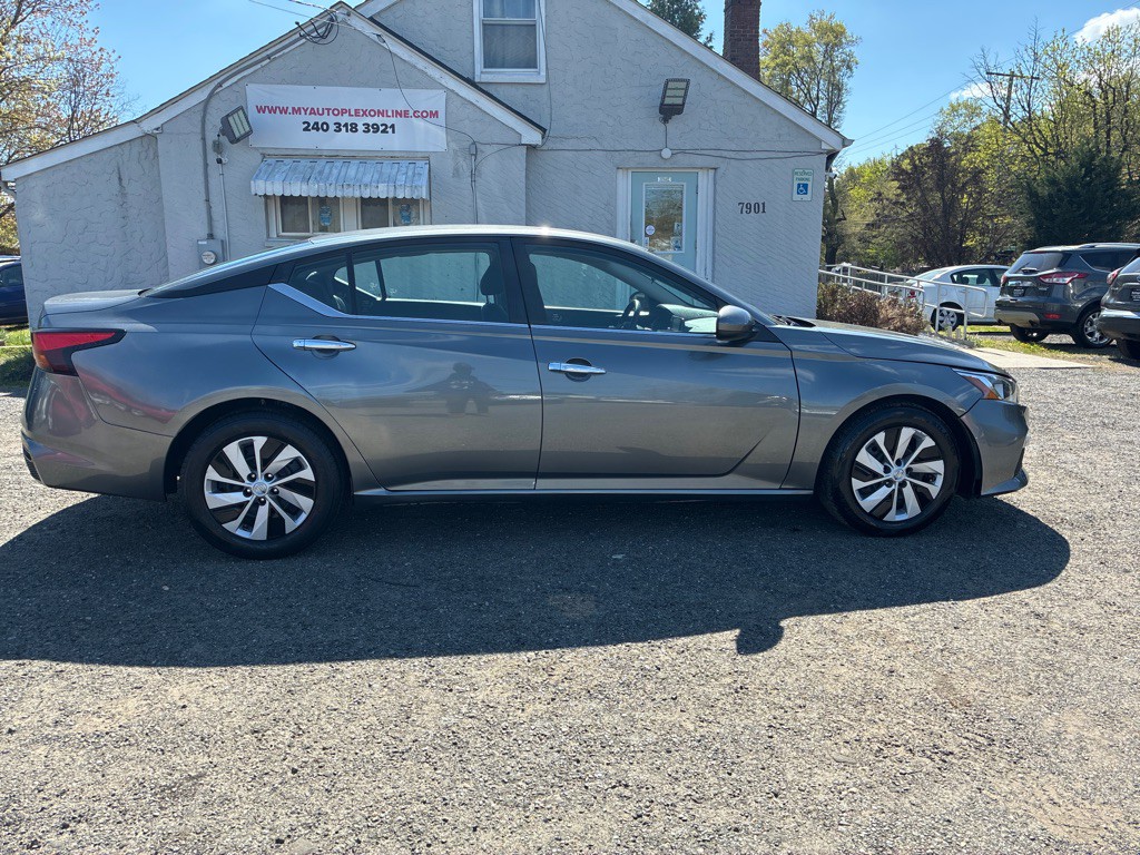 2022 Nissan Altima Image 7