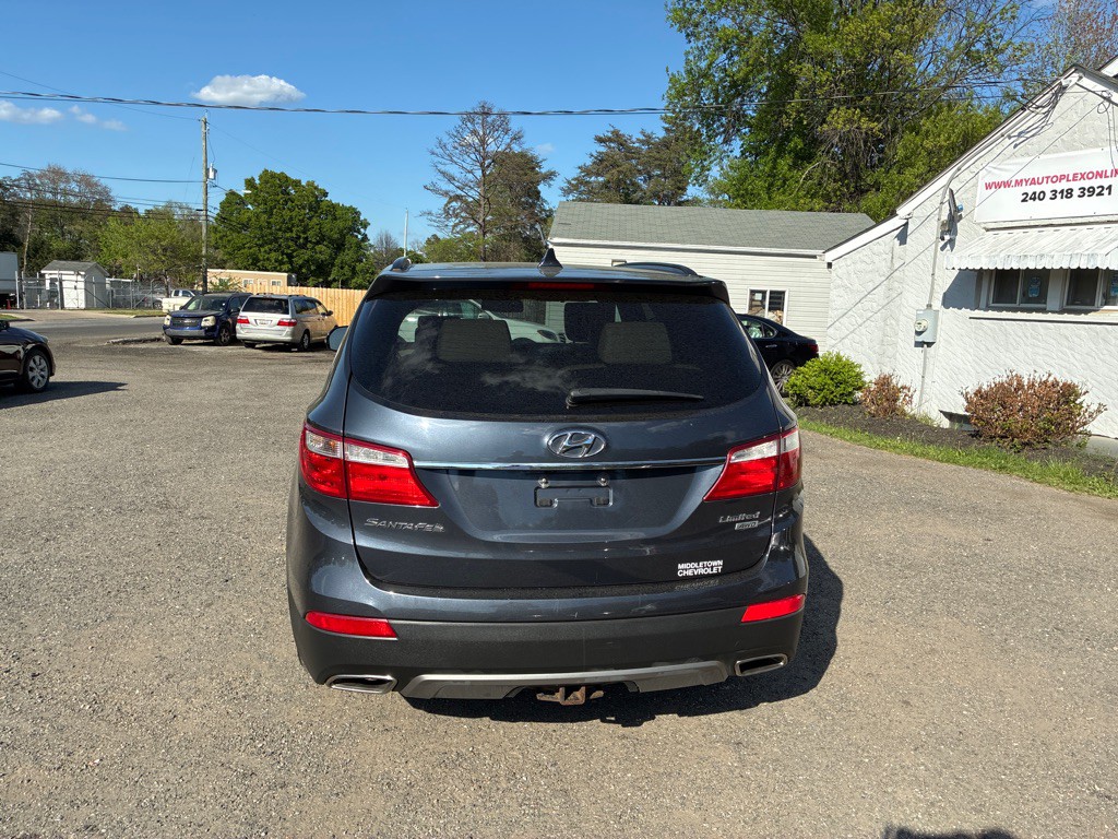 2013 Hyundai Santa Fe Image 8