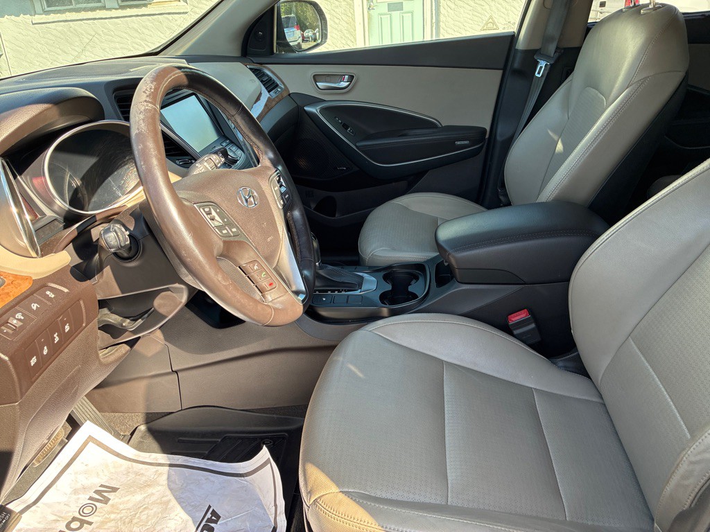 2013 Hyundai Santa Fe Image 16