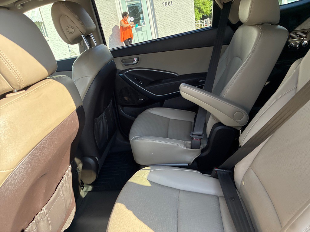 2013 Hyundai Santa Fe Image 17