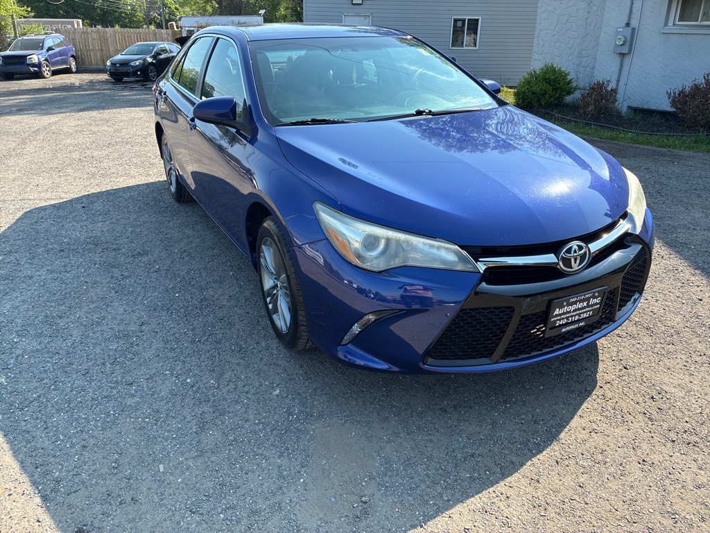 2015 Toyota Camry Image 2