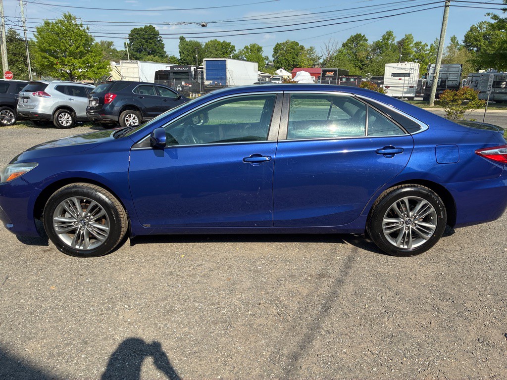 2015 Toyota Camry Image 9