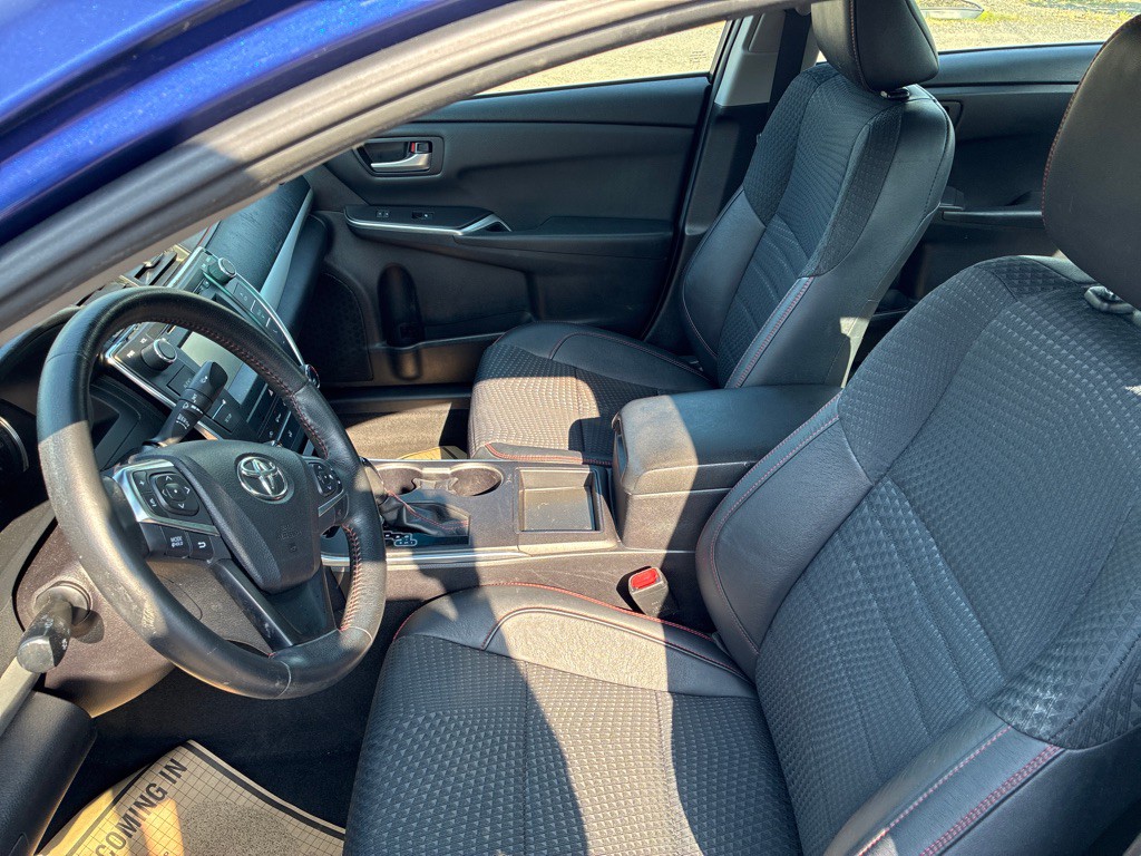 2015 Toyota Camry Image 14