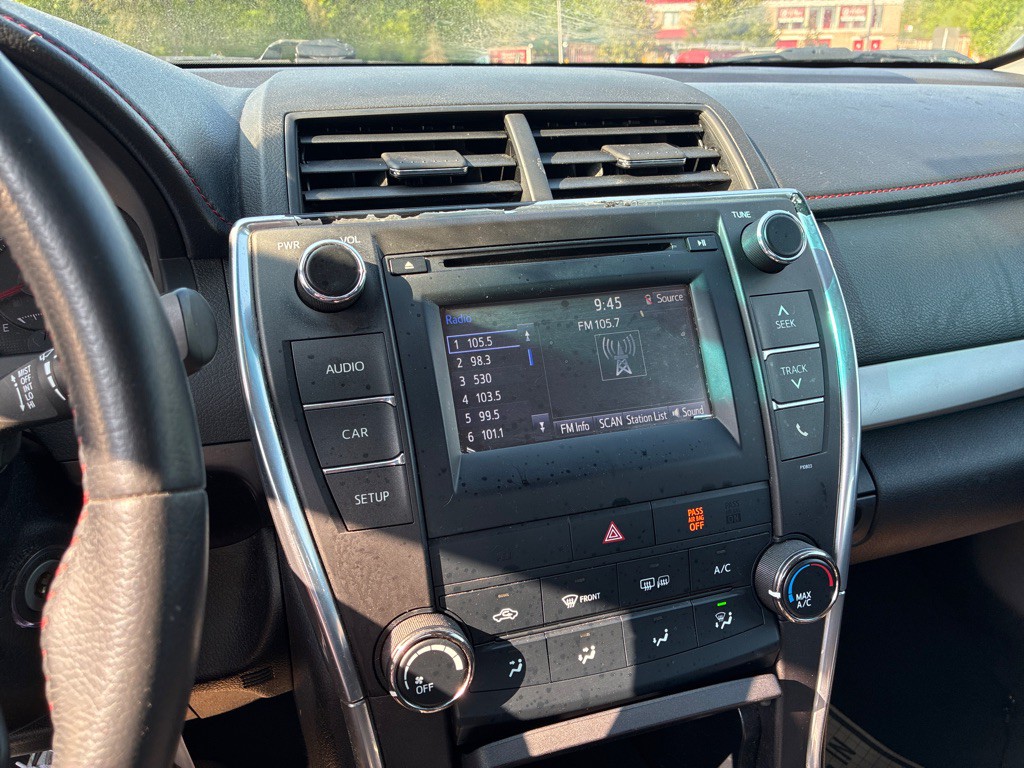2015 Toyota Camry Image 16