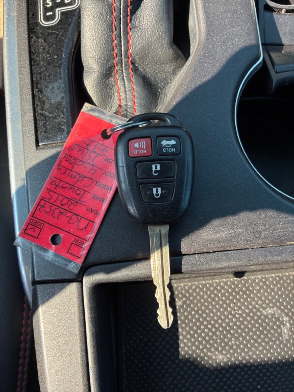 2015 Toyota Camry Image 18