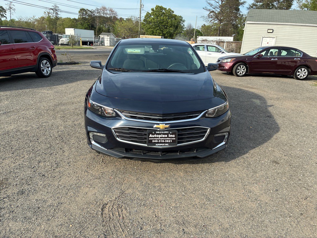 2016 Chevrolet Malibu Image 1