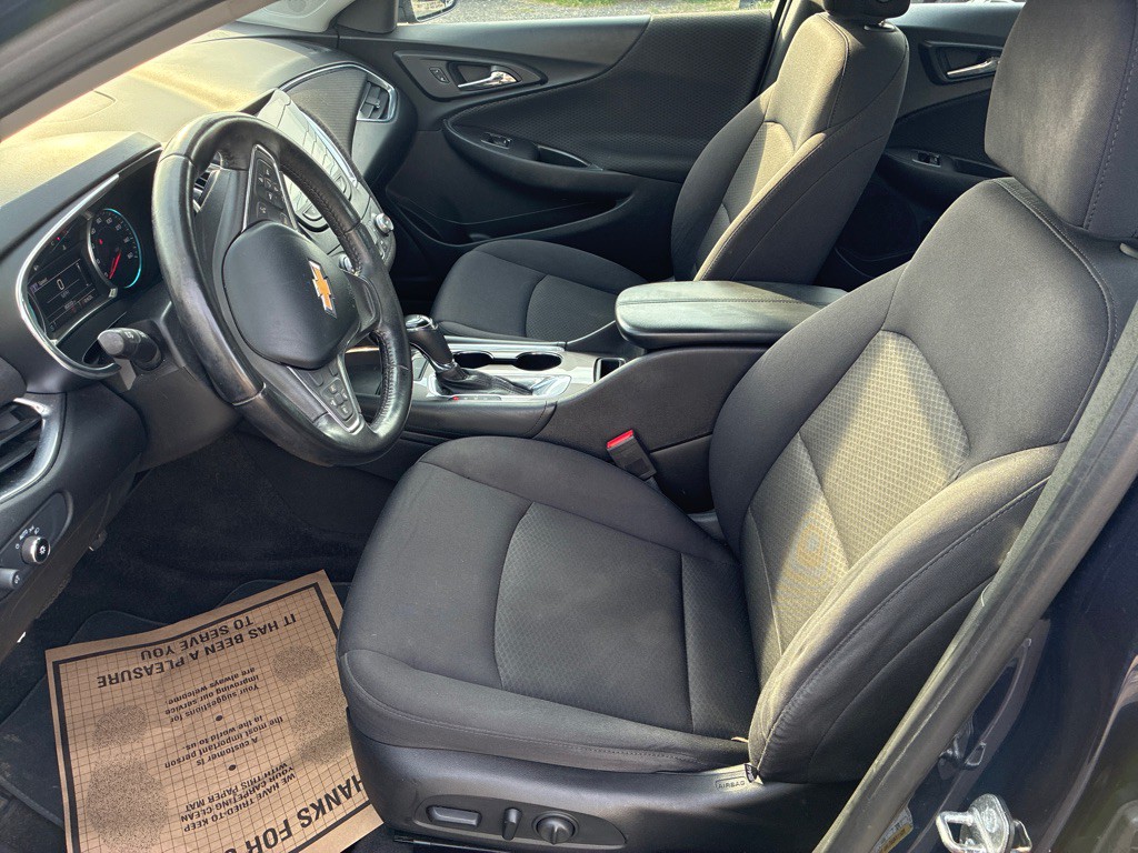 2016 Chevrolet Malibu Image 9