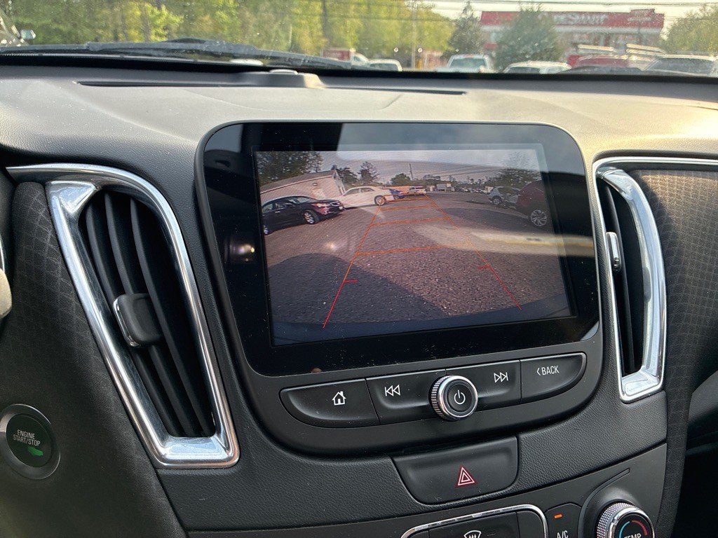 2016 Chevrolet Malibu Image 12