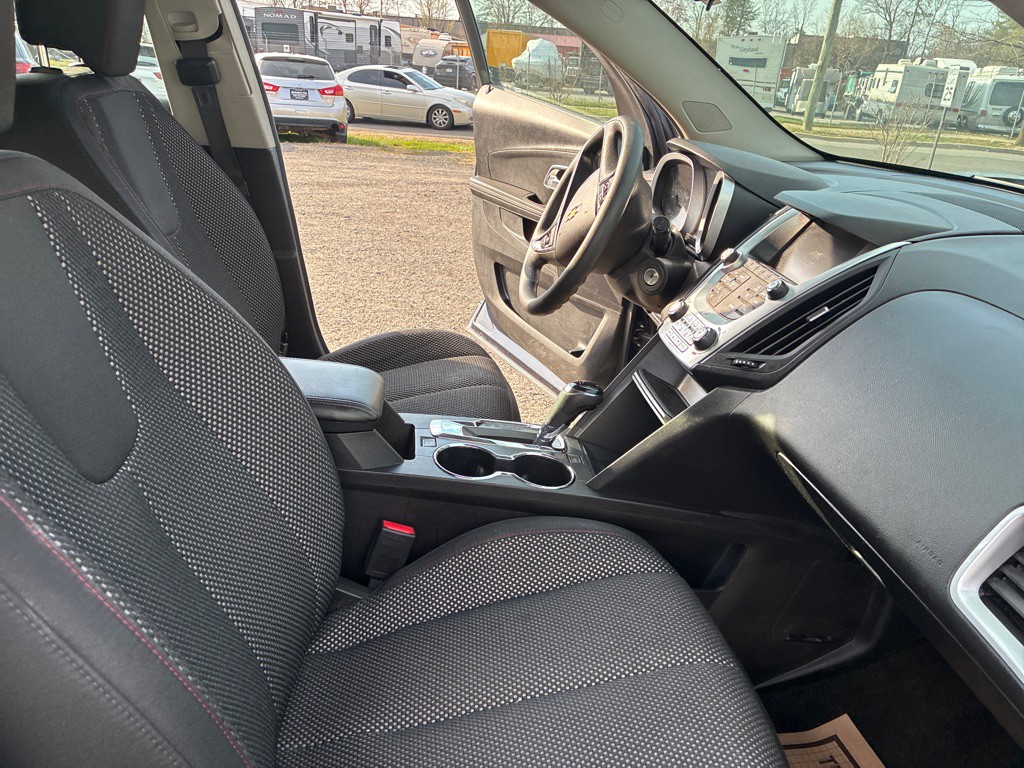 2017 Chevrolet Equinox Image 16