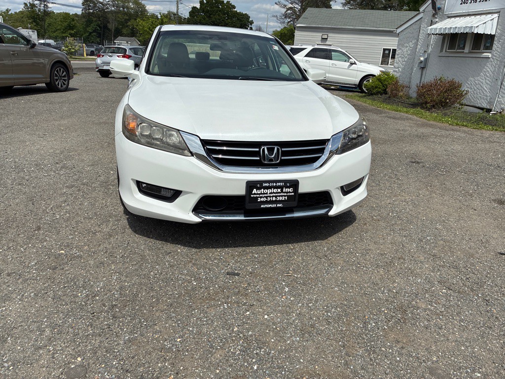 2015 Honda Accord Image 1