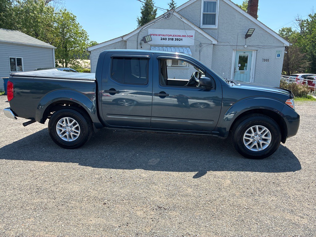 2017 Nissan Frontier Image 11