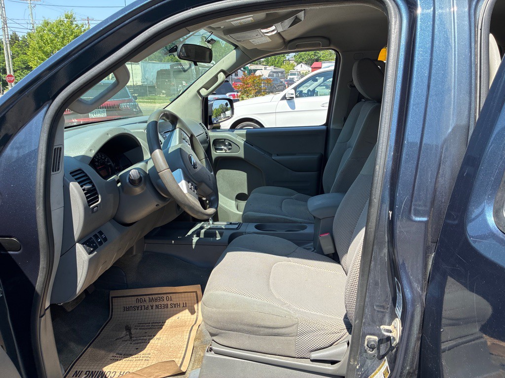 2017 Nissan Frontier Image 16