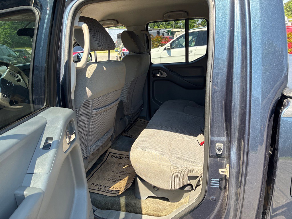2017 Nissan Frontier Image 17