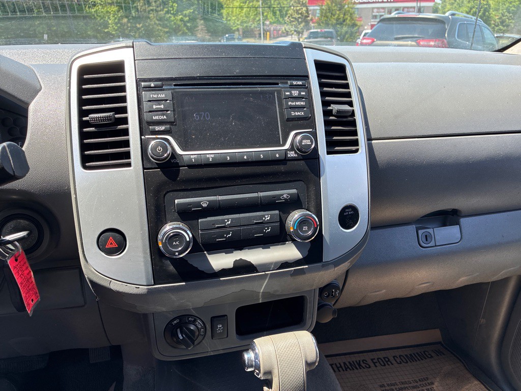 2017 Nissan Frontier Image 21