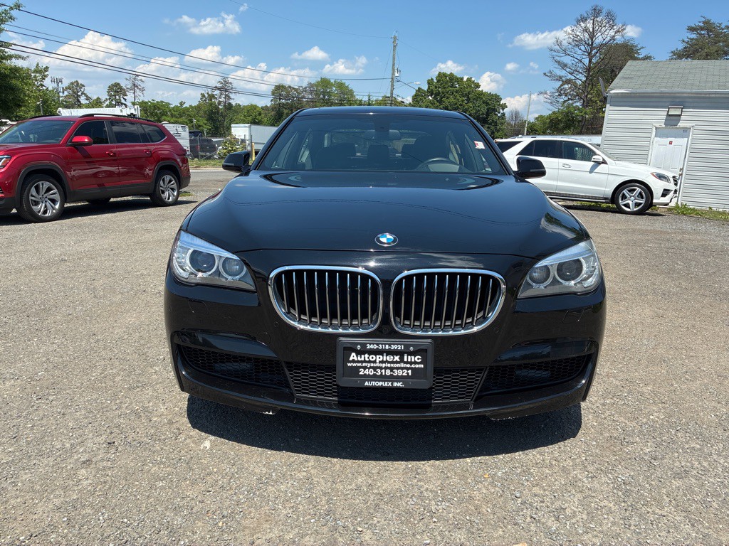 2015 BMW 7 Series Image 1