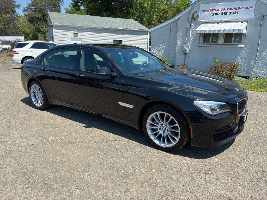 2015 BMW 7 Series Image 3