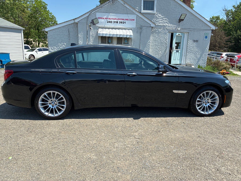 2015 BMW 7 Series Image 4