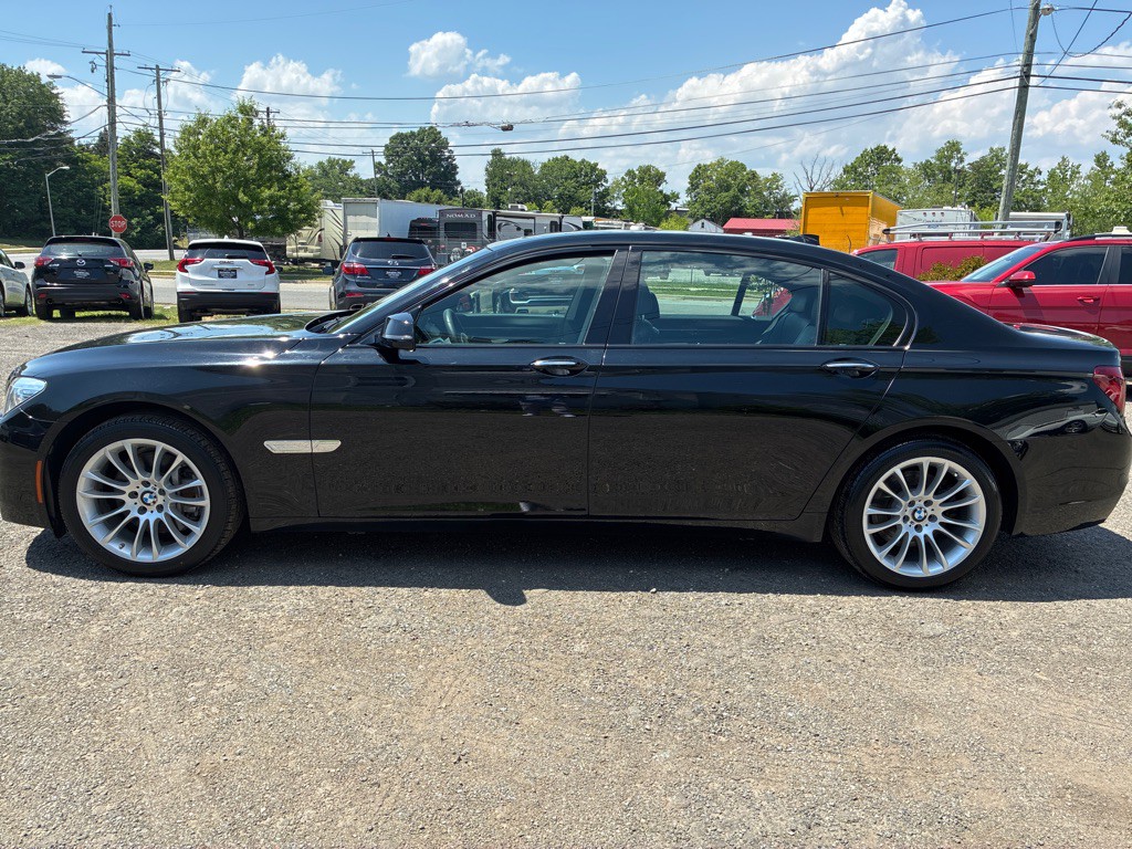 2015 BMW 7 Series Image 8