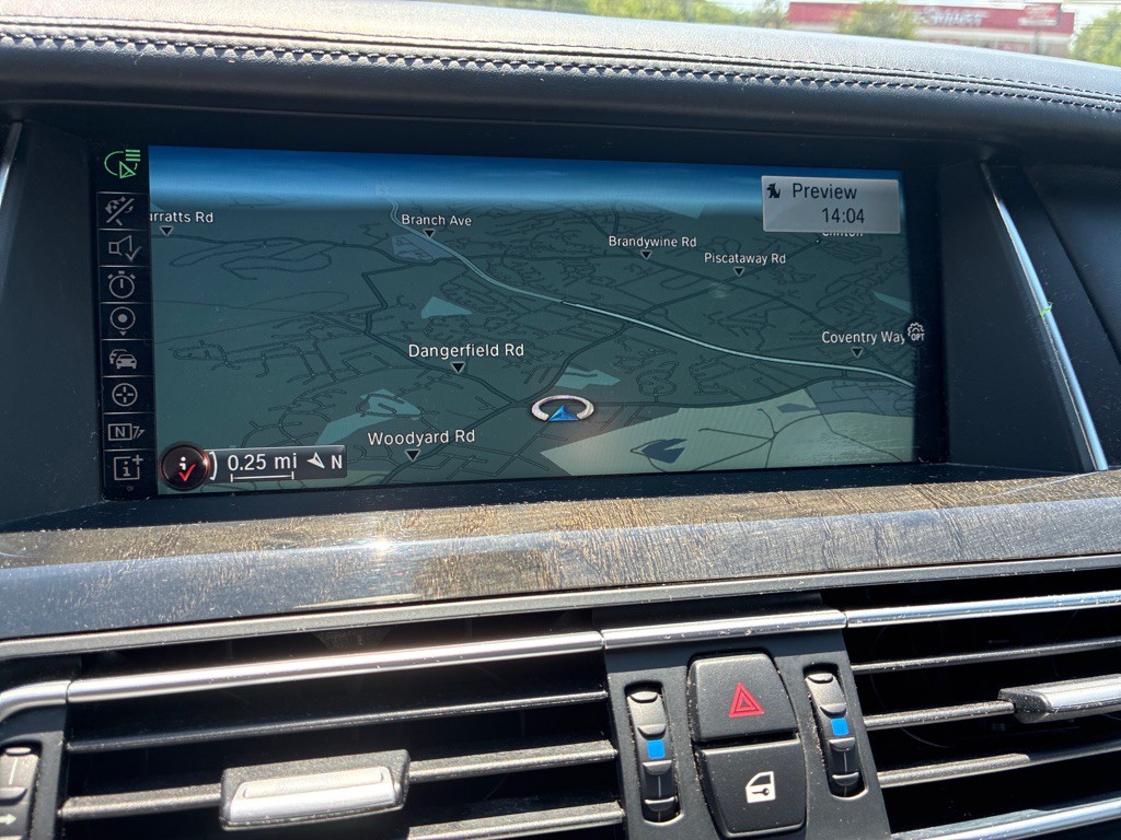 2015 BMW 7 Series Image 14