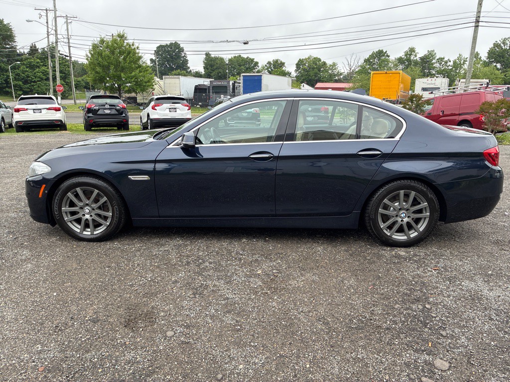 2016 BMW 5 Series Image 9