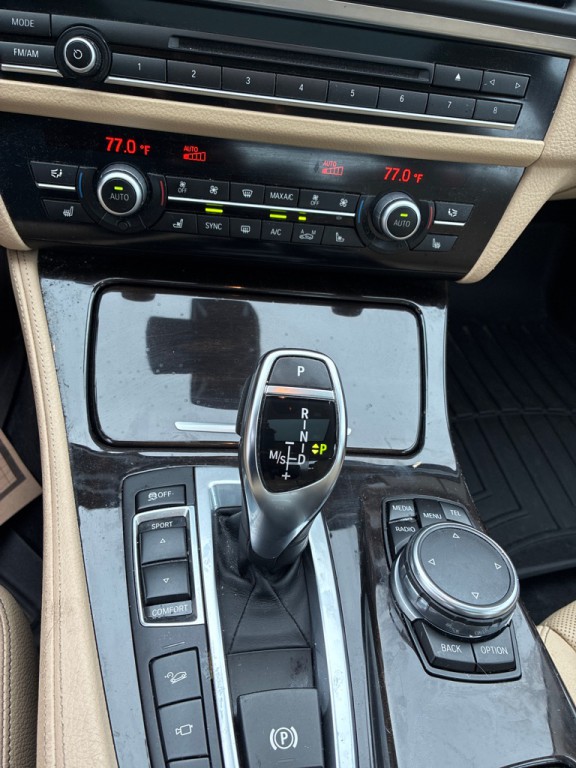 2016 BMW 5 Series Image 15